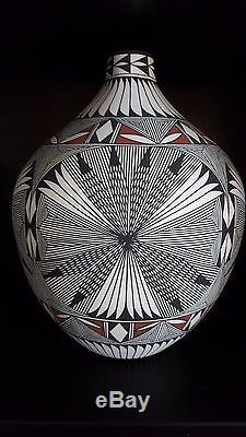 Acoma Corinne Chino Hand Coiled Collector Large Fine Line Olla Pot MINT