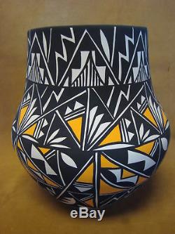 Acoma Indian Pottery Hand Painted Vase by Lee Concho PT0246