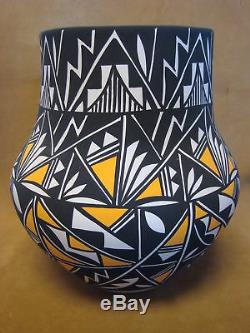 Acoma Indian Pottery Hand Painted Vase by Lee Concho PT0246
