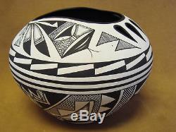 Acoma Indian Pottery Handmade & Painted Bear Paw Pot by Westly Begaye! Hand Coil