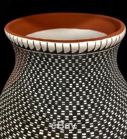 Acoma Native American Indian Pueblo Fine Line Pottery -Melissa C. Antonio