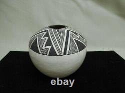 Acoma Native American Pottery/ Lucy M. Lewis, Acoma Potter/S mall Pot