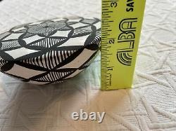 Acoma Polychrome Black & White Seed Jar By B. Suina 4.5 X 2