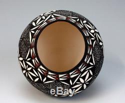 Acoma Pueblo Native American Indian Pottery Fine Line Vase #1 Sandra Victorino