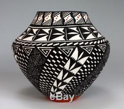 Acoma Pueblo Native American Indian Pottery Fine Line Vase Sandra Victorino