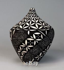 Acoma Pueblo Native American Indian Pottery Swirl Vase Sandra Victorino