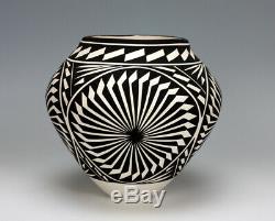 Acoma Pueblo Native American Pottery Black & White Olla #1 Katherine Victorino