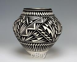 Acoma Pueblo Native American Pottery Black & White Olla #2 Katherine Victorino