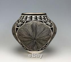 Acoma Pueblo Native American Pottery Fine Line Olla #1 Katherine Victorino