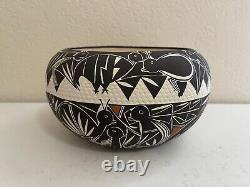 Acoma Pueblo New Mexico Signed Native American Pottery Vase Pot with Animals Dec