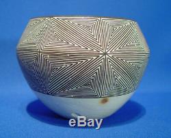 Acoma Pueblo Pottery Fine Line Jar by Sarah Garcia 4 x 5 1/4