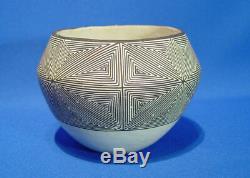 Acoma Pueblo Pottery Fine Line Jar by Sarah Garcia 4 x 5 1/4