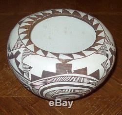 Acoma pottery bowl black and white designs