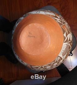 American Indian Pottery large Acoma olla Jar lovely signed V. L Acoma