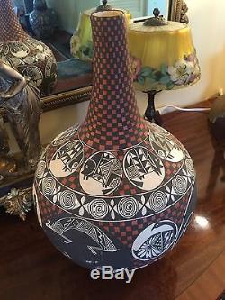 An Gorgeous Piece Of Native American Acoma Pottery From New Mexico Signed Chino