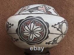 Antique 1900s Historic Zuni Pueblo Native american Pottery Olla