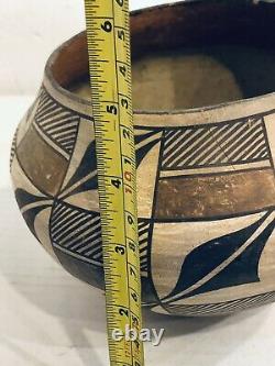 Antique ACOMA NATIVE AMERICAN INDIAN Polychrome Pot Pottery