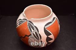 Antique Acoma Native American Pueblo Indian Pottery Jar Olla Pot 7 tall Chip
