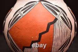 Antique Acoma Native American Pueblo Indian Pottery Jar Olla Pot 7 tall Chip