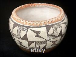 Antique Acoma Pottery Bowl Geometric Design With Unusua Scalloped Rim 6 X 7