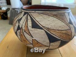 Antique Native American Pottery Bowl. Santa Domingo (or Acoma)