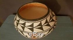 Beautiful 1950's Acoma Pueblo Native American Indian Pottery Bowl