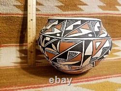 Beautiful 6.5 Acoma Pueblo Native American Pottery Pot M Lucario Hand Coiled