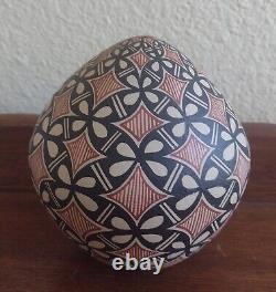 Beautiful Geometric Seed Pot Jemez Pueblo Native American Signed MM Toya