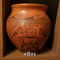Beautiful Vintage Pottery Patty Maho Native American Indian