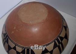 Early Santo Domingo pueblo Native American huge dough bowl pottery painted