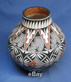 Edwin & Minerva (E & M) Sarracino Acoma Sky City Native American Indian Pottery