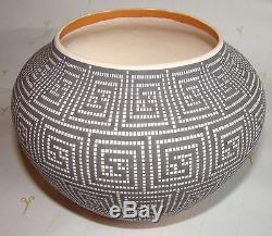 FREDERICA ANTONIO Native American Acoma Eye Dazzler Vase
