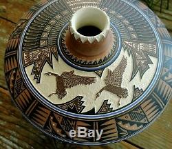 Great Vintage Native American Carved Pottery Signed'william Yazzie''88