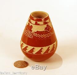 Hopi Indian Incised Pottery Jar by Thomas Polacca Nampeyo (1935-2003)