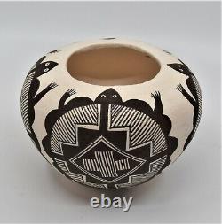 Juana Leno Native American Pottery Turtle Pot Vessel Acoma Pueblo New Mexico