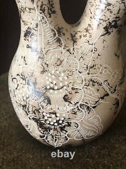 Kinlicheni Native American Navajo Etched Humming Bird horsehair Wedding Vase