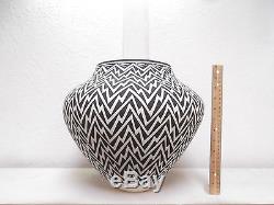 LARGE! Hand Coiled Acoma Pottery Native Indian Pueblo Lightning Kathy Victorino