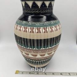 LN NAVAJO Etch Pot VASE Signed S. S. Indian Native American Clay Rare Green Black