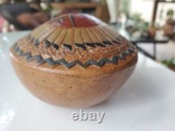 LW Signed LORRAINE WILLIAMS Native American Navajo Pottery Seed Pot 3 1/2