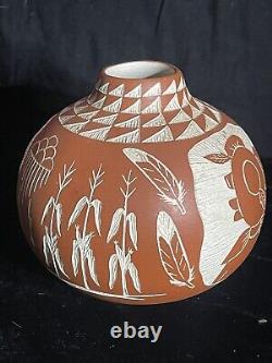 Laguna new mexico native american pottery signed A&V Lucario 5 inches