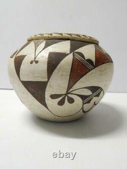 Large Antique Vintage Acoma Indian Pottery Jar / Olla Form Pot Concave Base