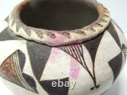 Large Antique Vintage Acoma Indian Pottery Jar / Olla Form Pot Concave Base