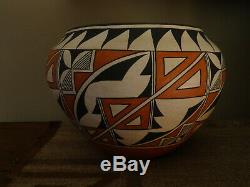 Large Native American Acoma Pot