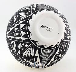 Large Native American Acoma Pueblo Vase By Lilly Concho