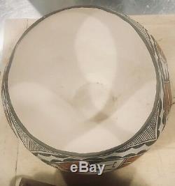 Large Native american Pottery (Vintage Jar)