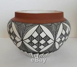 Large Vtg Rose Jones Laguna Pueblo Native American Pottery Olla Jar