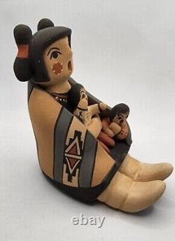 Linda Lucero Fragua Jemez Native American Pueblo Pottery Story Teller