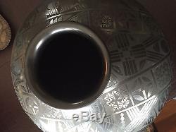 Mastodontic Mata Ortiz Lucie Zete Huge Polished Blackware Pueblo Indian Pot