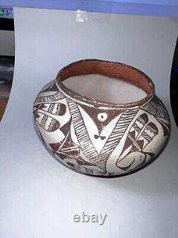 NATIVE AMERICAN POTTERY ESTATE LOT Vintage Acoma Zuni Hand Painted Pot NA-08