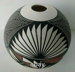 N. Victorino Acoma Pueblo Native American Pottery Hand Painted Pot New Mexico